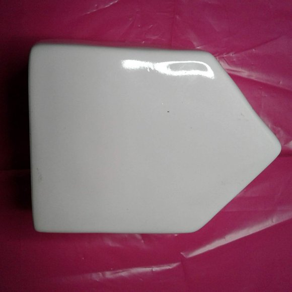 Rae Dunn New with defects Pink Birdhouse Style Ceramic Clock - Picture 4 of 10